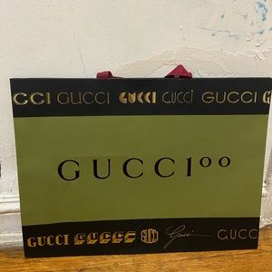 Gucci shopping bag